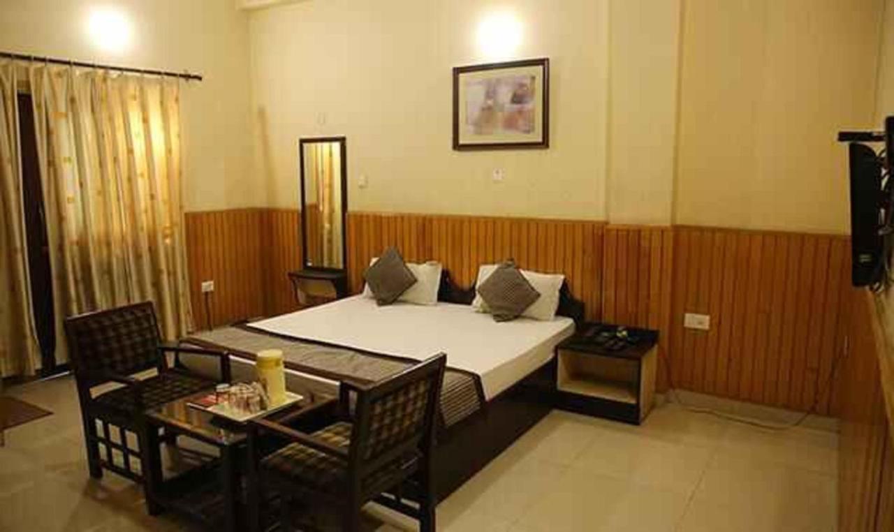 Fabhotel Corbett Inn Rudrapur Buitenkant foto