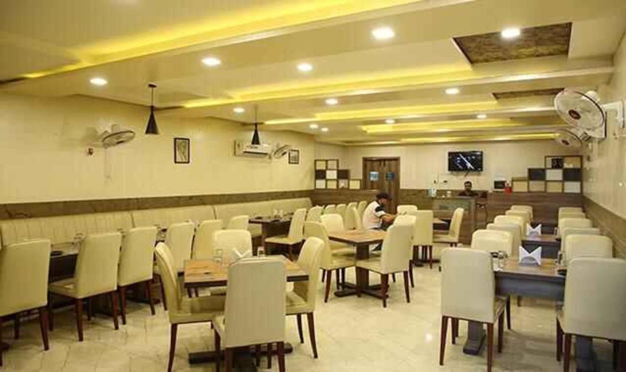 Fabhotel Corbett Inn Rudrapur Buitenkant foto